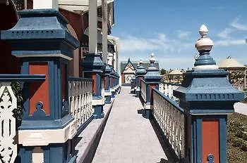 Portaventura Hotel Lucy'S Mansion - Includes Unlimited Access & Express Wristband To Portaventura Park & Ferrari Land 살루