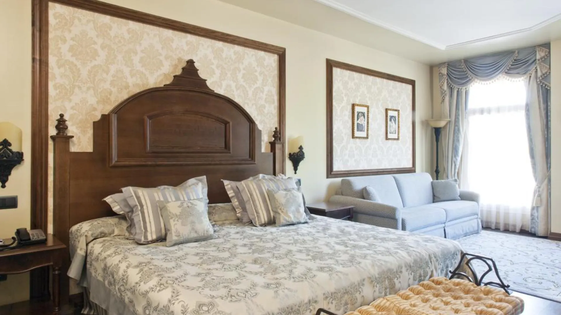 Portaventura Hotel Lucy'S Mansion - Includes Unlimited Access & Express Wristband To Portaventura Park & Ferrari Land 萨洛