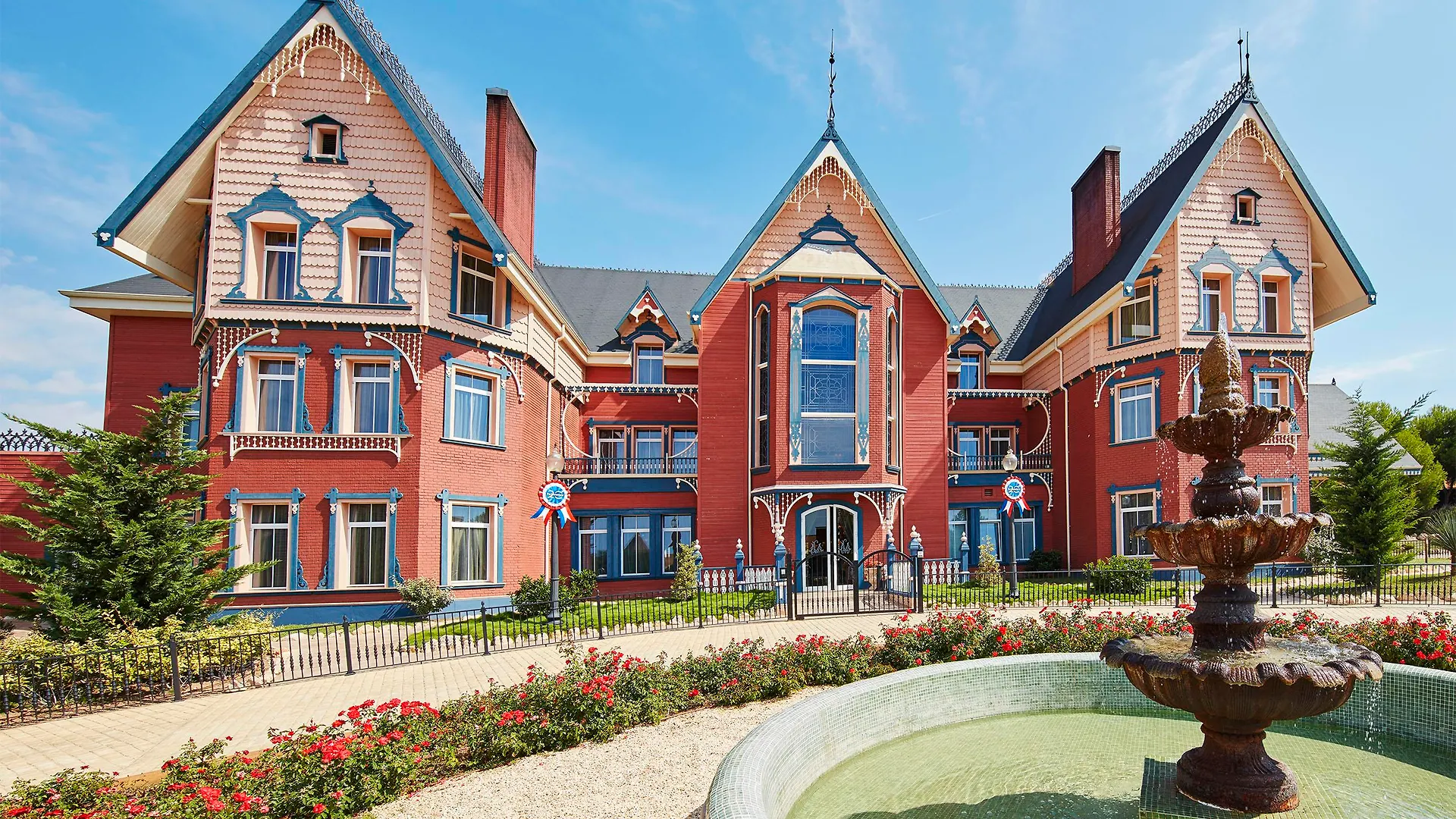 Portaventura Hotel Lucy'S Mansion - Includes Unlimited Access & Express Wristband To Portaventura Park & Ferrari Land 萨洛