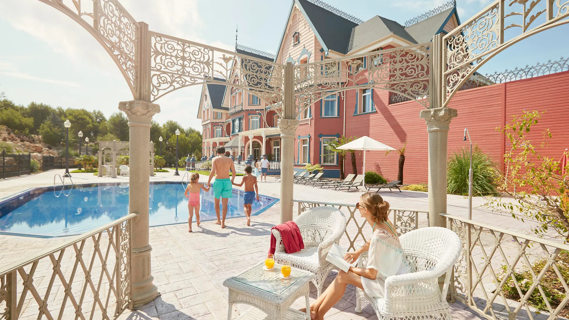 Portaventura Hotel Lucy'S Mansion - Includes Unlimited Access & Express Wristband To Portaventura Park & Ferrari Land 萨洛 西班牙