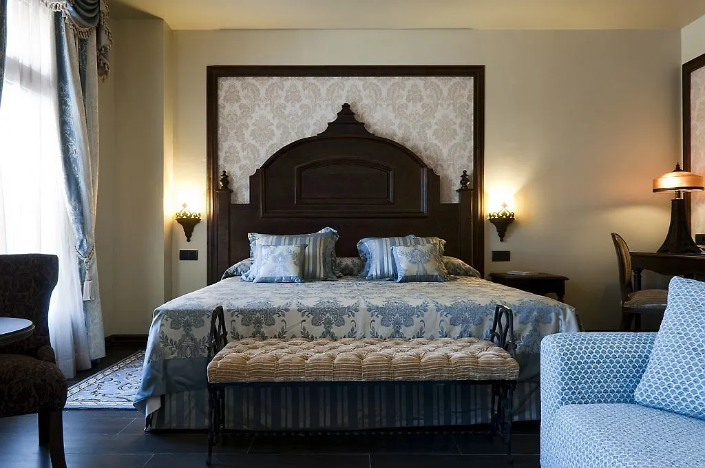 Portaventura Hotel Lucy'S Mansion - Includes Unlimited Access & Express Wristband To Portaventura Park & Ferrari Land 萨洛
