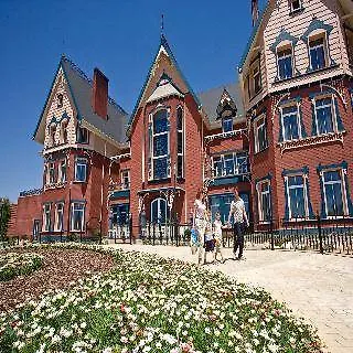 *****  Portaventura Hotel Lucy'S Mansion - Includes Unlimited Access & Express Wristband To Portaventura Park & Ferrari Land 萨洛 西班牙