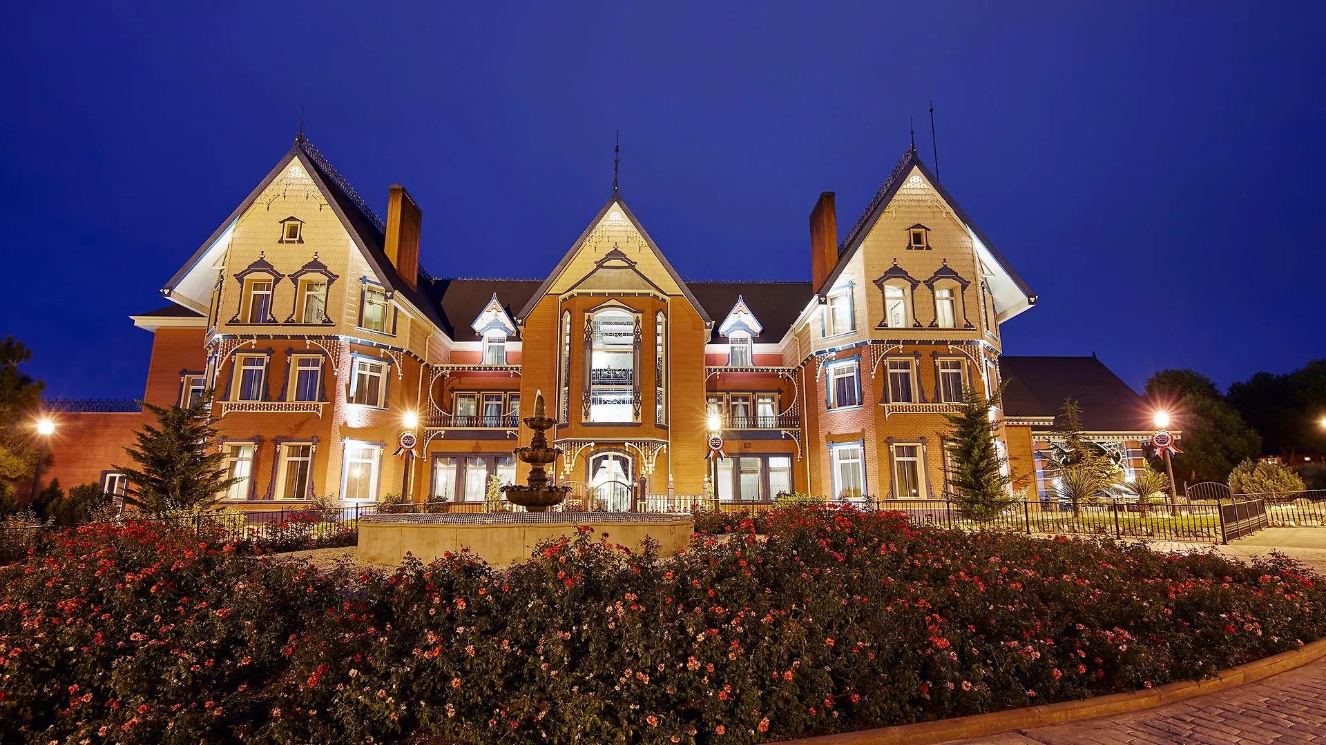 Portaventura Hotel Lucy'S Mansion - Includes Unlimited Access & Express Wristband To Portaventura Park & Ferrari Land Salou