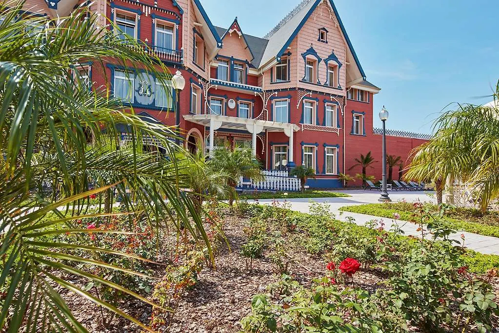 Portaventura Hotel Lucy'S Mansion - Includes Unlimited Access & Express Wristband To Portaventura Park & Ferrari Land Salou
